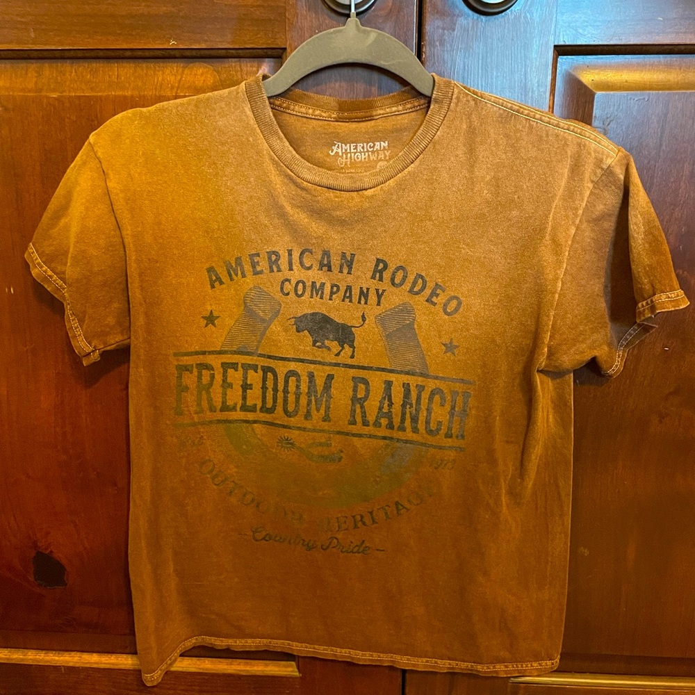 Brown western graphic tee